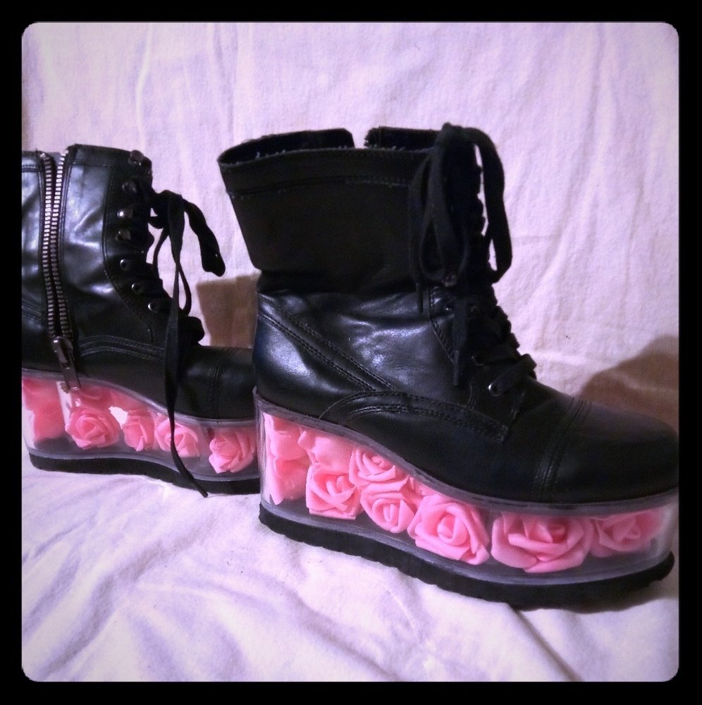 Dolls Kill YRU platform shoes US6.5